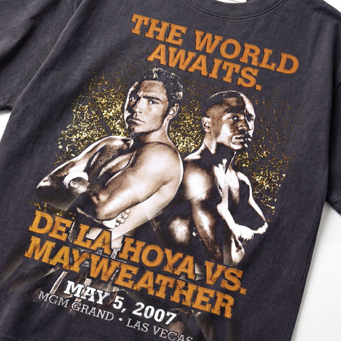 Oscar De La Hoya vs Floyd Mayweather The World Awaits Premium Oversized T-Shirt (Unisex)